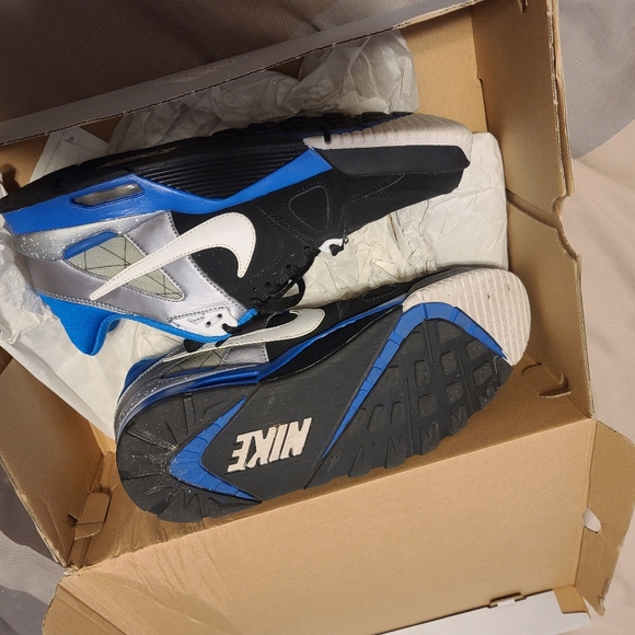 Nike Sneakers - Picture 3 of 4